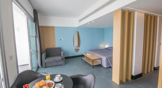Семейный люкс Superior Anthea Hotel Apartments
