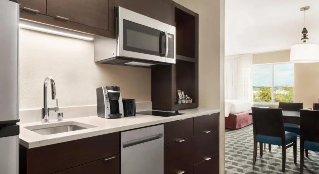 Четырёхместная студия TownePlace Suites by Marriott Janesville