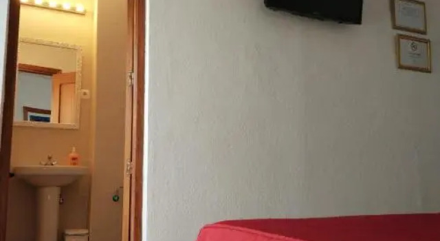 Hostal La Luna, Забронировать Отель Марбелья Коста-дель-Соль, рядом с Музей гравюры