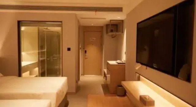Crown Hotel Junyue