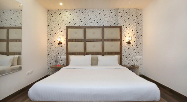OYO 8277 Tricity Relax Inn, Rezerwuj Hotel Panchkula Delhi