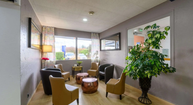 Inter Hôtel Tabl'hôtel, Varaa Hotelli Cambrai Picardy