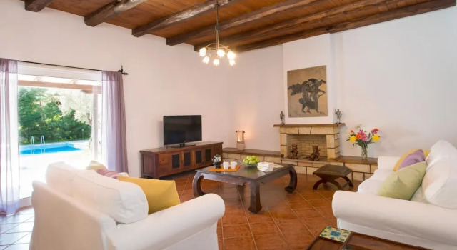 Mousses Villas - Villa Castor - A Detached Three-bedroom Villa With Private Pool and Access to Childcare Facilities