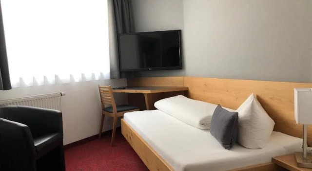 Collina Hotel  More