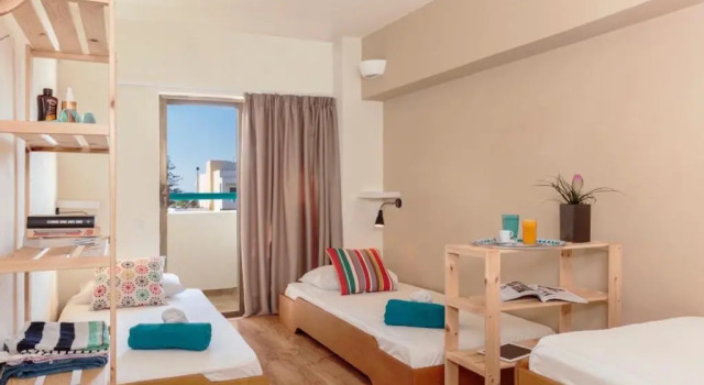 Трёхместный номер STAY Rhodes HoStel & Bar