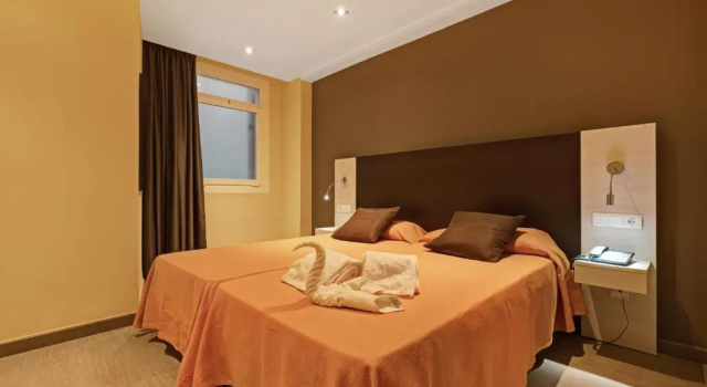 Interior Twin room Abelux