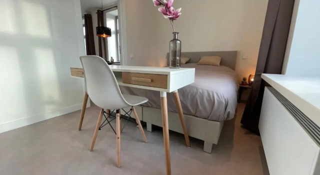Beautiful 2-bedroom apartment 5 min from center with free parking