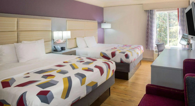 Четырёхместный номер Standard La Quinta by Wyndham Mobile - Daphne