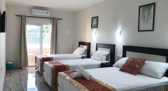 Четырёхместный номер Superior с балконом Hotel Amayal