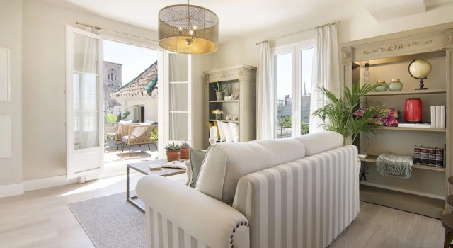 Chezmoihomes Luxury Cathedral Penthouse