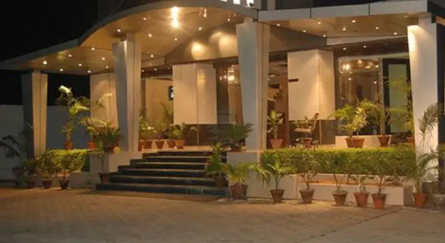 Hotel Apex, Rezerwuj Hotel Baddi Delhi