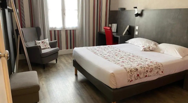 Двухместный номер Comfort Hotel Colbert