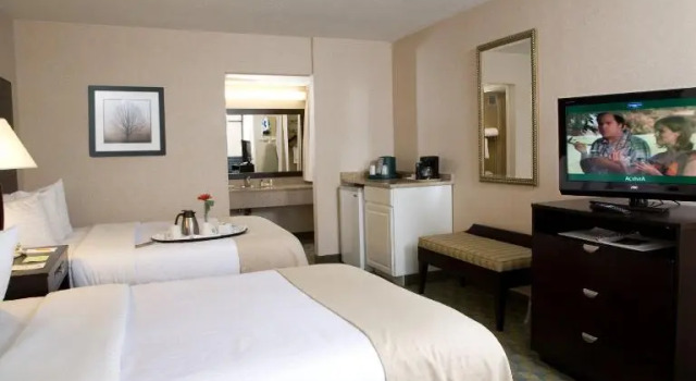 Номер Standard с видом на озеро Wyndham Garden Lake Guntersville