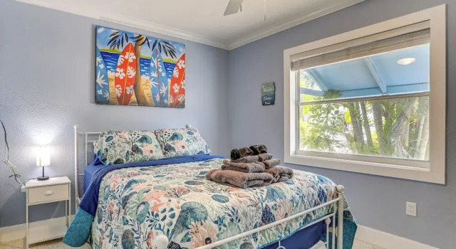 Walk to Beaches & Gulf: Indian Rocks Beach Duplex!, Забронировать Апартаменты/квартира Отели Клируотер-Бич с парковкой, Парковка