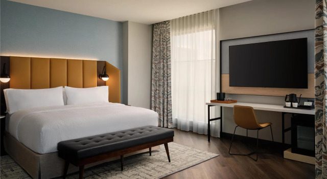 Полулюкс Tempo By Hilton Savannah Historic District