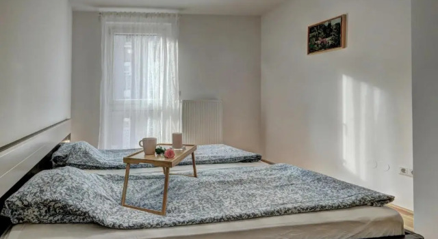 Carin Deluxe I, Забронировать Отель 10. Фаворитен Вена, рядом с Кеплерплац