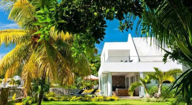 Island's Edge Luxury Private Pool Villas, Rezervovat Hotel Hotely v Pereybere s bazénem, Bazén