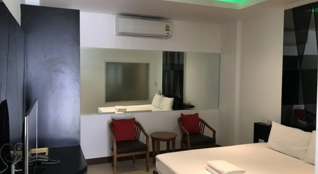 Picasso Hotel 24 Inn