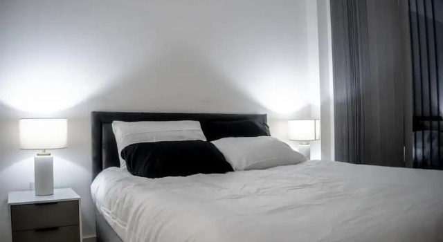 Immaculate 2-bed Apartment in Canary Wharf, Varaa Huoneisto Asunnot kohteessa Merseyside, Huoneisto