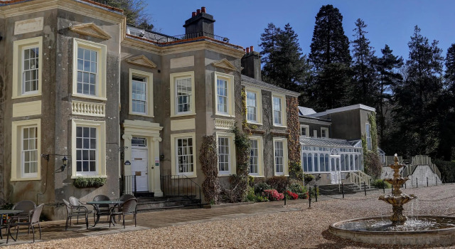 New House Country Hotel, Забронировать Отель Карфилли 