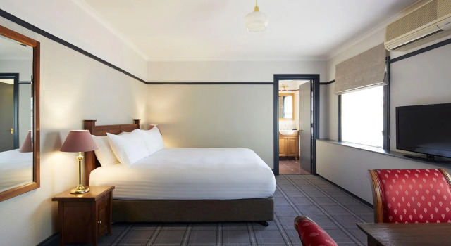 Семейный люкс Brassey Hotel