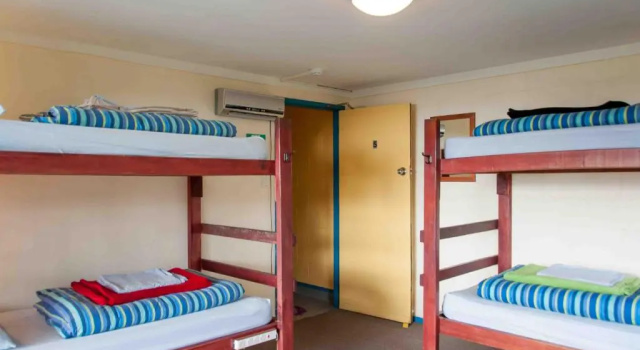 Кровать в общем номере Punakaiki Beach Hostel