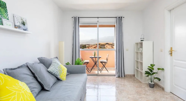 El Médano Yellow Sand Apartment, Downtown, Beach and Sun, Book Apartment Hotels in Tenerife with Parking, Parking