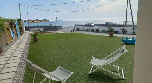 Апартаменты c 1 комнатой Coral Sea Apartment