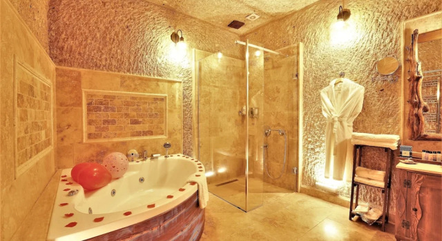 Двухместный люкс с балконом Pegas Cave Suites