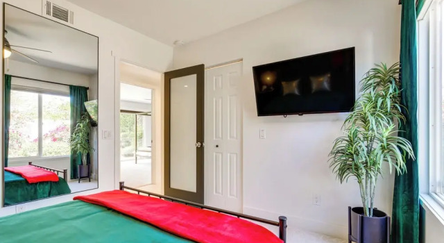 Mtn Views & Outdoor Oasis: Palm Springs Getaway
