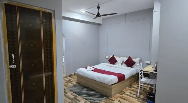 Люкс Deluxe Hotel Pohor Regency Near Kamakhya Foot Bridge