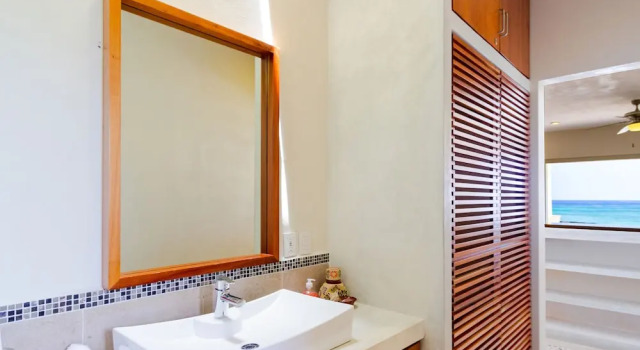Вилла Deluxe с 3 комнатами с балконом Ocean Front Private 3 Bedroom Villa in Akumal