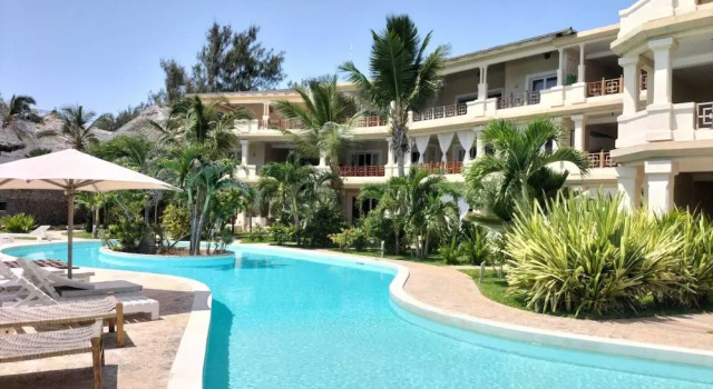 Penthouse on the Beach, Book Apartment Hotels in Coast Region with Parking, Parking