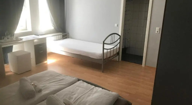 Standard triple chambre Hotel Capitol Zentrum - 24h