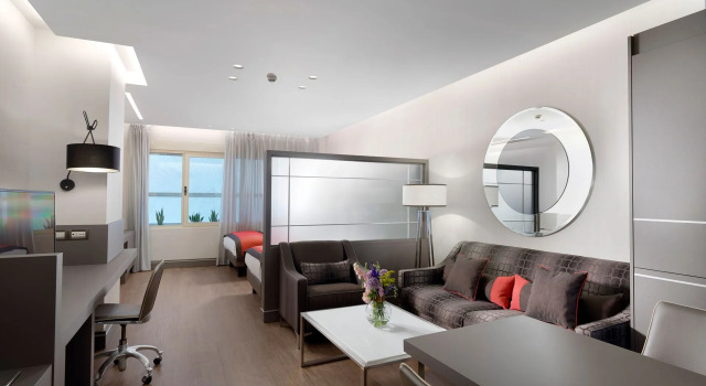 Holiday Suites