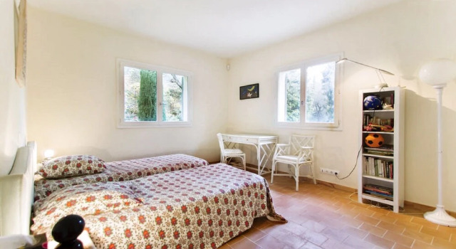 A Luxurious, 5-bedroom Villa in Vence With a Swimming Pool and Spaciou