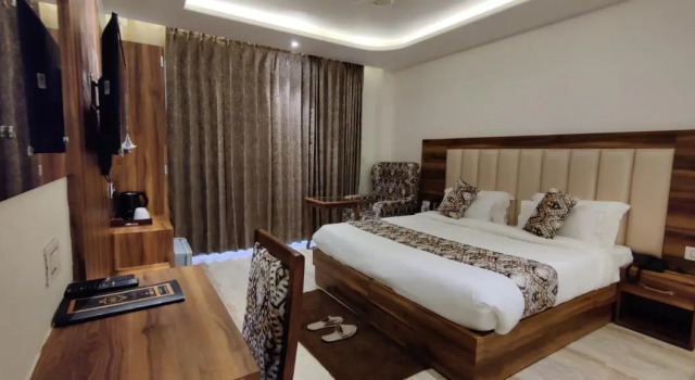 Hotel Classic Hills Bhagsunag Luxury Stay #Best Hotel in Mcleodganj #Mountain View Balcony Rooms #Spacious Parking #Prime Location in Dharamshala #Near Bhagsunag Waterfall #Top Selling Property in Mcleodganj, Забронировать Отель Отели штата Химачал-Прадеш с завтраком, Завтраки