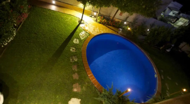 Апартаменты с 2 комнатами с балконом и с видом на бассейн Aloha Apartments with pool