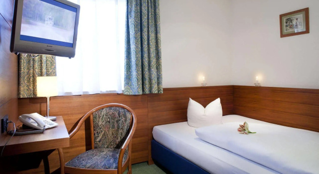 Alpinpark Hotel, Забронировать Отель Прадль Инсбрук, рядом с Стадион "Тиволи-Ной"