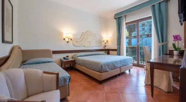 Трёхместный номер Hotel Michelangelo