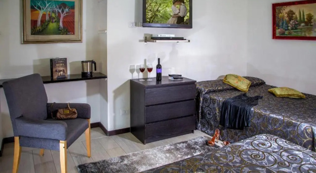 Четырёхместный номер Standard с балконом Roma Central Guest House