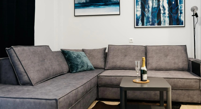 Rent Me (Affordable apartment in Athens)