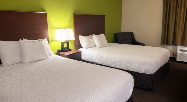 Четырёхместный номер Standard Coratel Plus Suites by Jasper Black River Falls