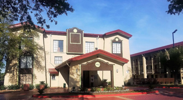 Кровать в общем номере Red Roof Inn & Suites Houston - Hobby Airport
