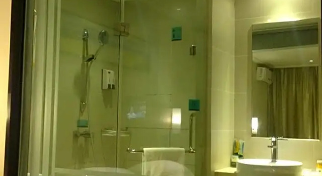 Двухместный номер Business City Comfort Inn Beihai RT-Mart High Speed Railway Station