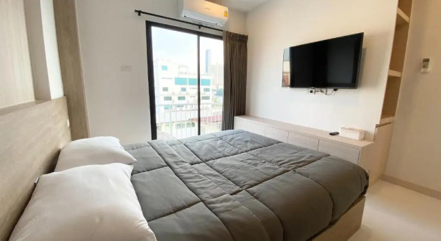 Студия Mangkon Hostel