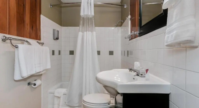 Четырёхместный номер Standard Courtesy Inn Downtown Eugene