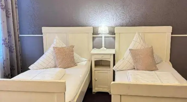 Hotel - Restaurant Nettersheimer Hof, Забронировать Отель Неттерсхайм Айфель