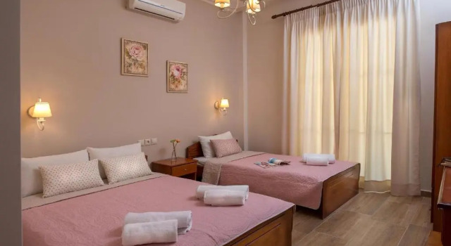 Megas Alexandros, Book Hotel Paralia 