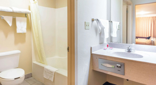 Двухместный номер Standard Econo Lodge Laurel